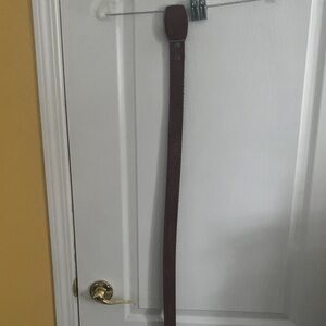 Signature by Levi Strauss Brown Leather Belt with Bird-Embossed Buckle